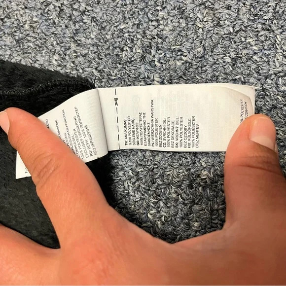 The North Face Women's Osito Black Beanie - Picture 5 of 6